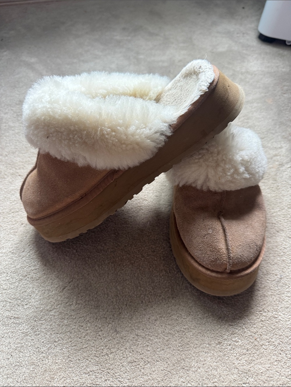 Ugg platform slides -flawed gems !